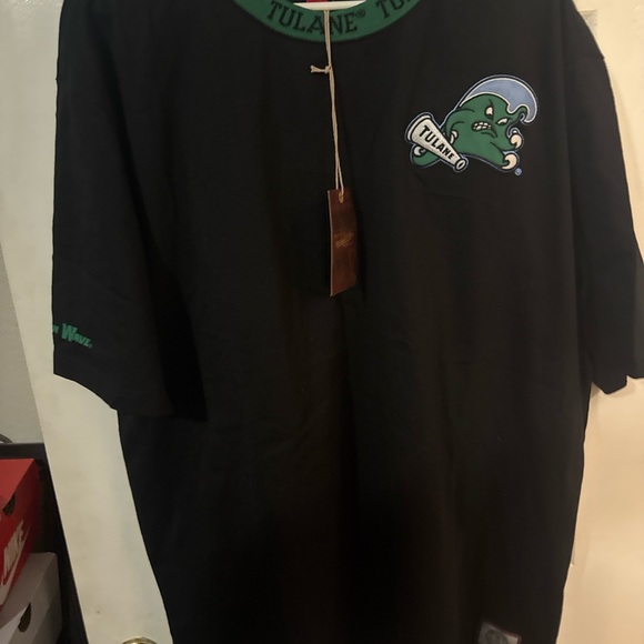 Brand new Tulane Black and Green high quality Mitchel & Ness shirt - Picture 2 of 4